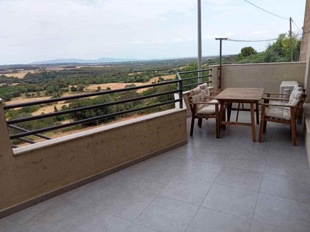 L'Horitzo Apartment Llado Ngoại thất bức ảnh